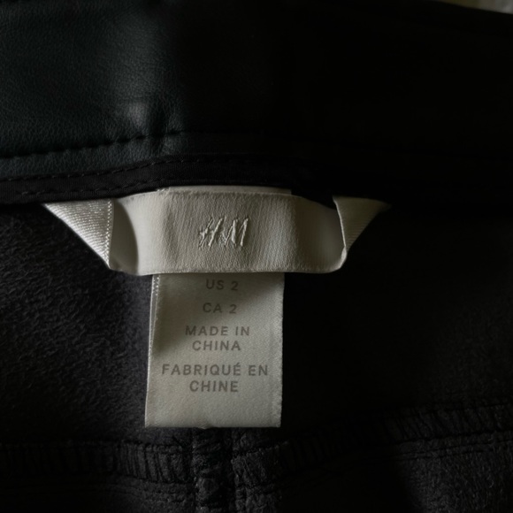 H&M barrel leg pleather pants - Picture 2 of 4